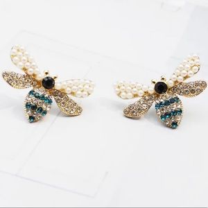 NEW Arrival Pretty Bee Stud Earrings